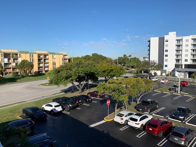 More Photos Of 175 Fontainebleau Blvd, Miami Office For Lease