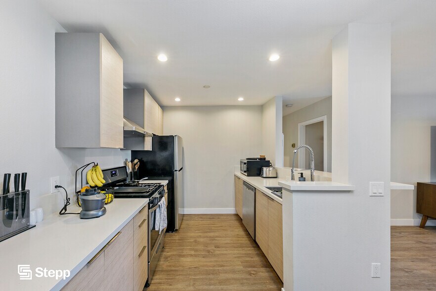 More Photos Of 1060 Olive Ave, Long Beach Apartments For Sale