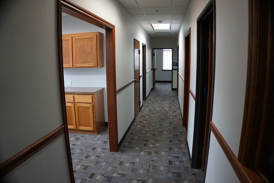 More Photos Of 295 Bradley Blvd, Richland Office For Lease