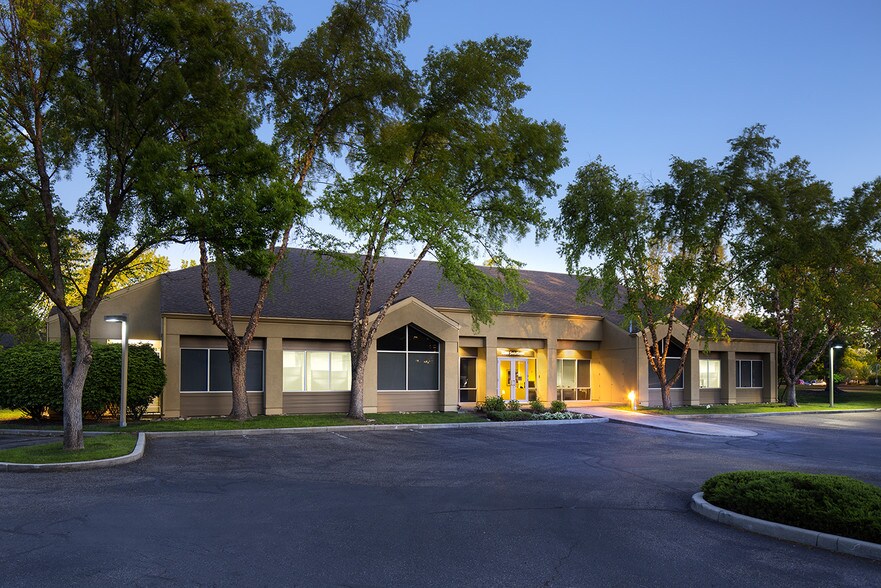 More Photos Of 600 Riverpark Ln, Boise Office For Lease