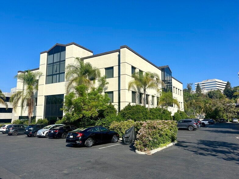 More Photos Of 5755 Oberlin Dr, San Diego Medical For Lease
