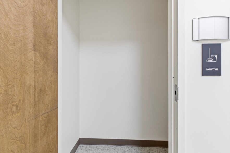 More Photos Of 104-176 Cude Ln, Madison Medical For Lease