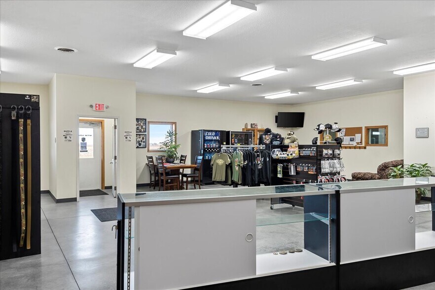 More Photos Of 1001 High Prairie Dr, Athens Freestanding For Sale