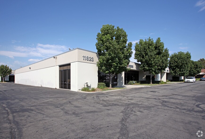 More Photos Of 11823 Slauson Ave, Santa Fe Springs Light Manufacturing For Lease