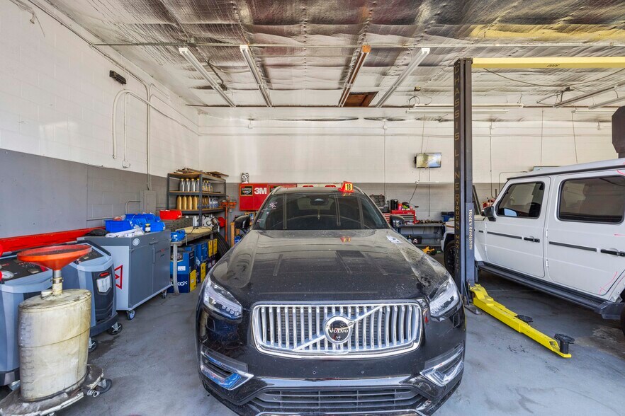 More Photos Of 188 N Daisy Ave, Pasadena Auto Repair For Sale