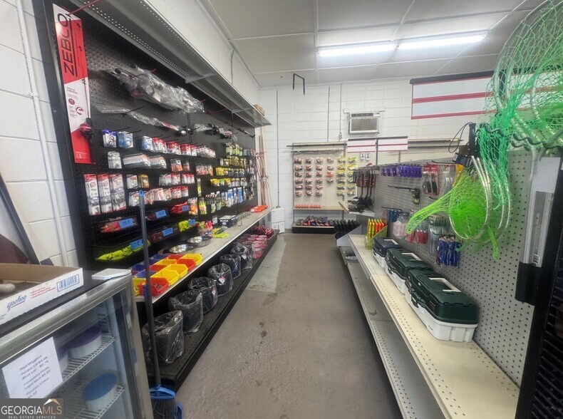 More Photos Of 2886 GA Highway 117, Cadwell General Retail For Sale