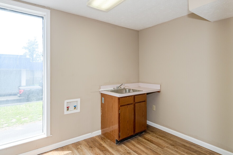 More Photos Of 6750 Brandt Pike, Huber Heights Medical For Lease