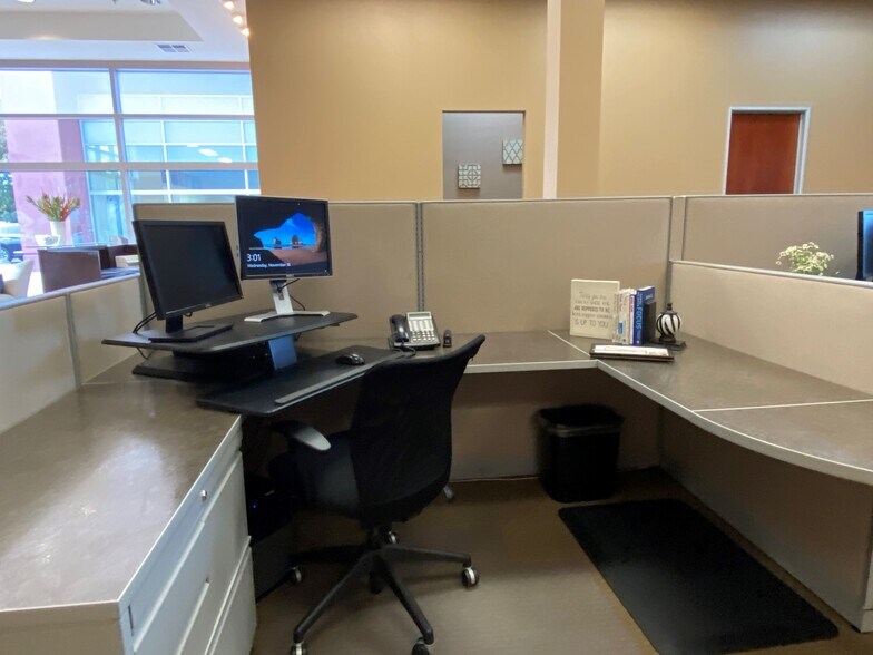 More Photos Of 9040 Brentwood Blvd, Brentwood Flex For Sale