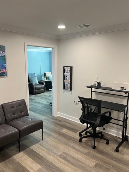 More Photos Of 5301 Westbard Cir, Bethesda Apartments For Sale
