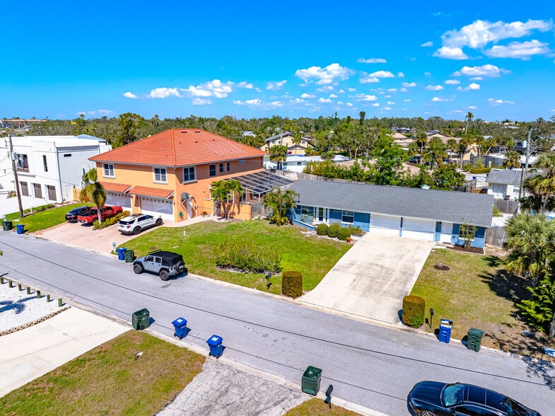 More Photos Of 2131 Montclair Dr, Sarasota Apartments For Sale