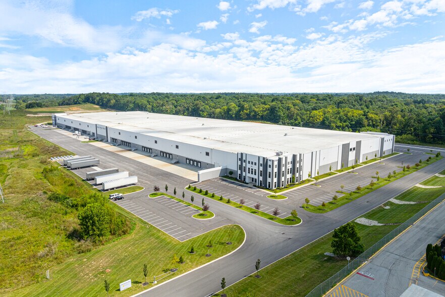 More Photos Of 458 Pope Farm Blvd, Shepherdsville Warehouse For Lease