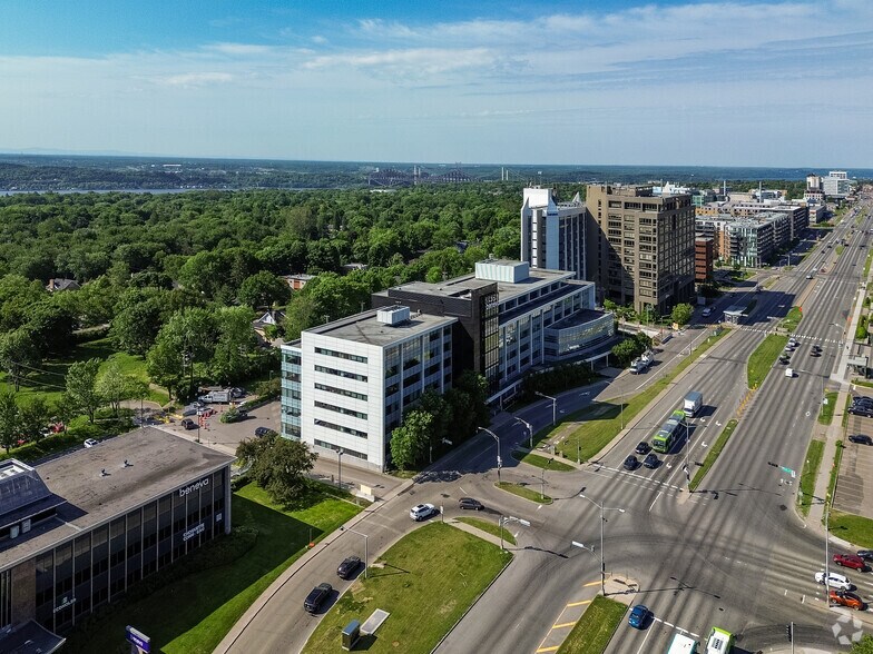 More Photos Of 2505 Boul Laurier, Québec Office For Lease