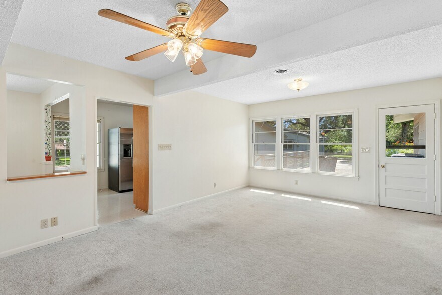 More Photos Of 6401 Menchaca Rd, Austin Flex For Sale