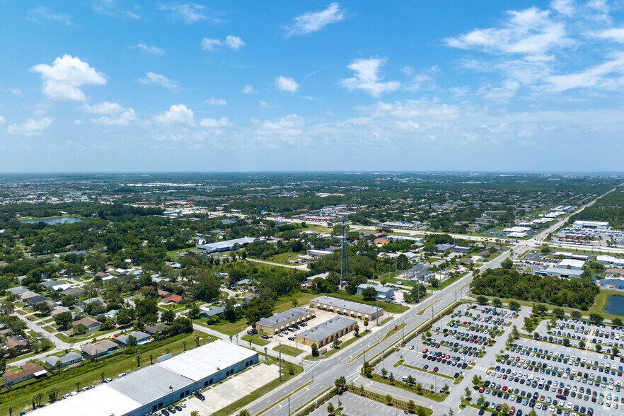 More Photos Of 1340 Clearmont St NE, Palm Bay Flex For Lease