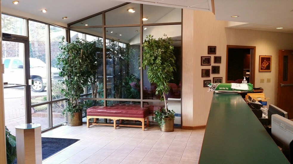 More Photos Of 5088 Washington St, Charleston Office For Lease