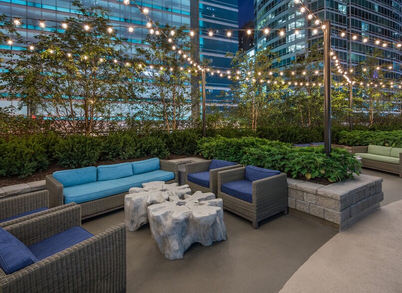 More Photos Of 360 E Ohio St, Chicago Apartments For Lease
