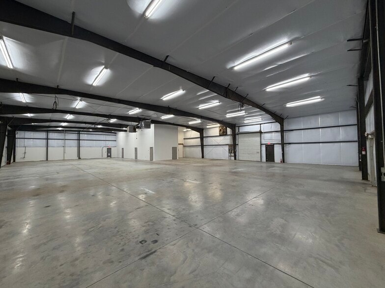 More Photos Of 5045 McNeel Industrial Blvd, Powder Springs Industrial For Lease