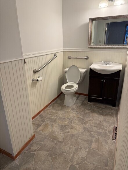 More Photos Of 213 S Adams St, Saint Croix Falls Medical For Lease