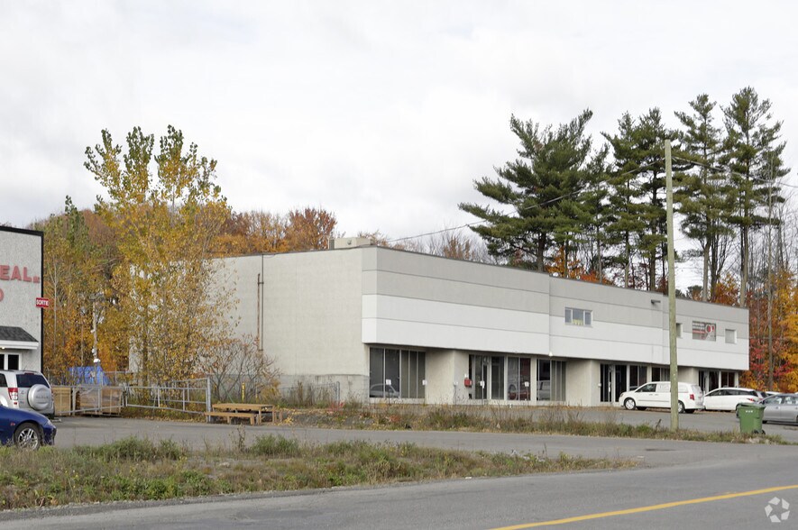 Primary Photo Of 342-350 Boul Roland-Godard, St-Jérôme Light Manufacturing For Lease