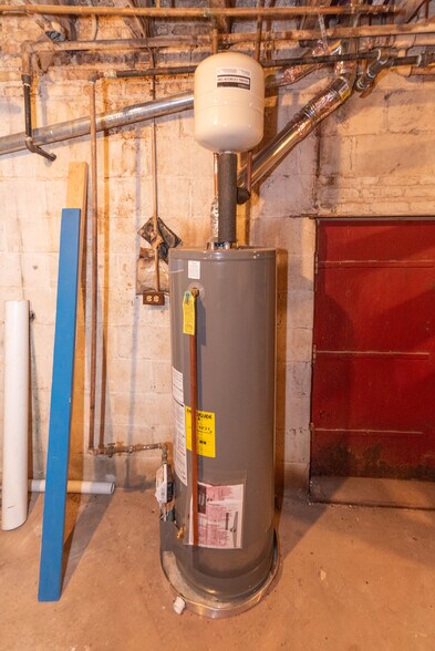 More Photos Of 3600 S Hanover St, Baltimore Storefront For Sale