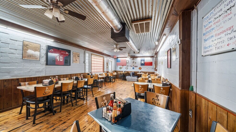 More Photos Of 230 W 2nd St, Freeport Restaurant For Sale