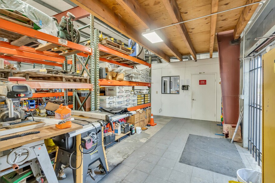 More Photos Of 25533 N Highway 99, Acampo Service For Sale
