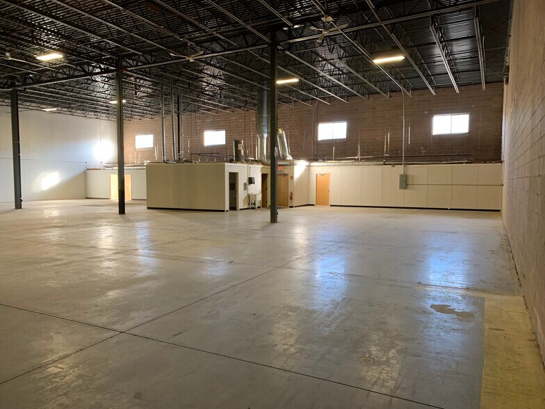 More Photos Of 190-200 Pleasant St, Rockland Manufacturing For Lease