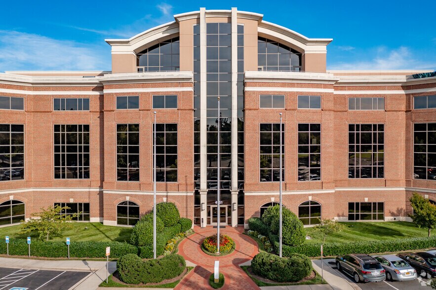 More Photos Of 4951 Lake Brook Dr, Glen Allen Office For Lease