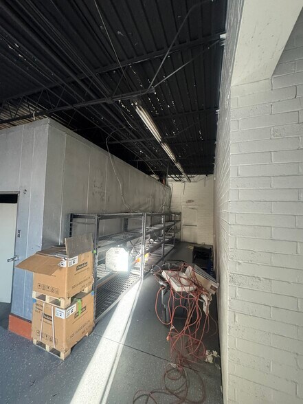 More Photos Of 13425 Snow Rd, Brook Park Freestanding For Lease