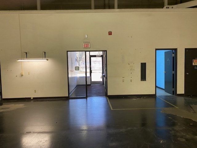 More Photos Of 10 Middletown Ave, North Haven Warehouse For Lease