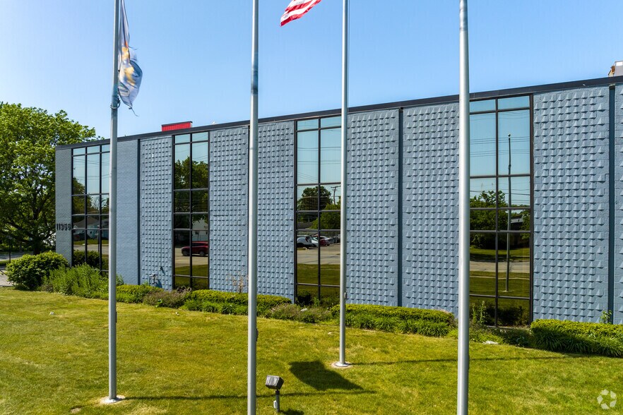 More Photos Of 11355 Stephens Rd, Warren Office For Lease