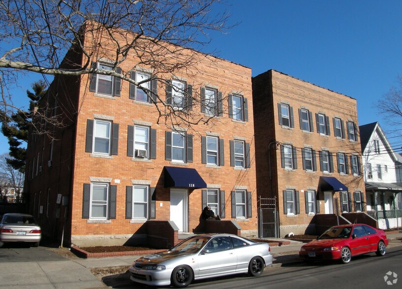 More Photos Of 118 Henry St, Stamford Apartments For Sale