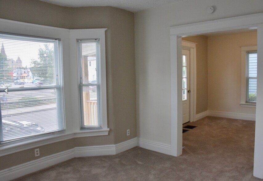 More Photos Of 194 Charlotte St, Rochester Apartments For Sale