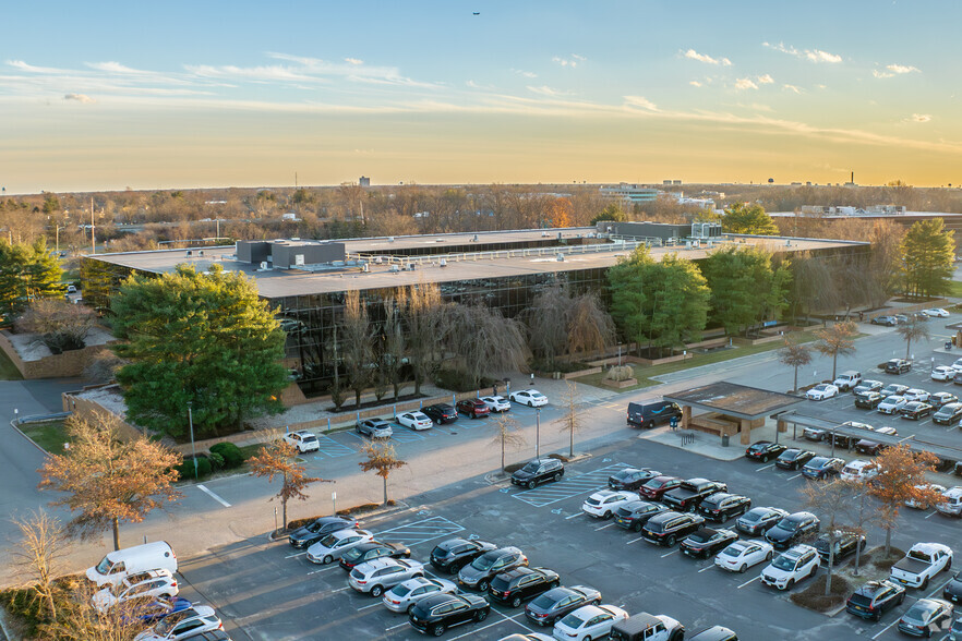 Primary Photo Of 100 Jericho Quadrangle, Jericho Office For Lease