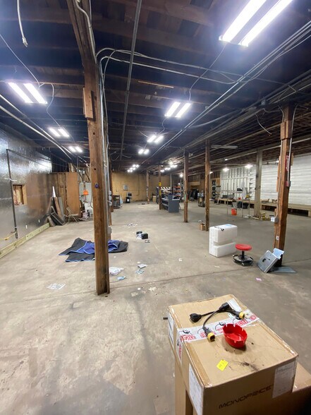 More Photos Of 1118 SW 3rd St, Oklahoma City Manufacturing For Lease