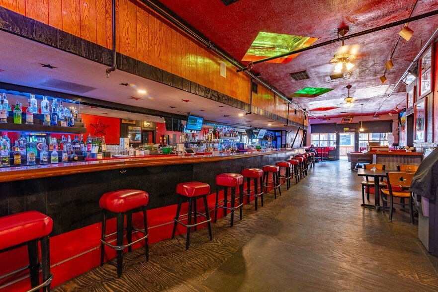 More Photos Of 401-421 E St, San Diego Storefront Retail Office For Sale