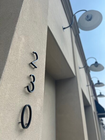 More Photos Of 230 New York Ave, Huntington Office For Lease