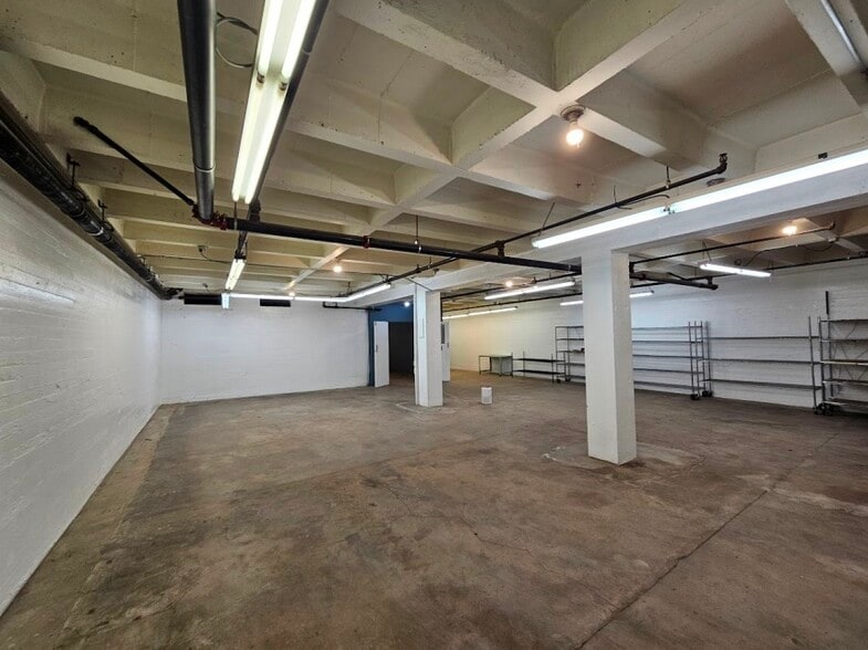 More Photos Of 718 Gladys Ave, Los Angeles Warehouse For Lease