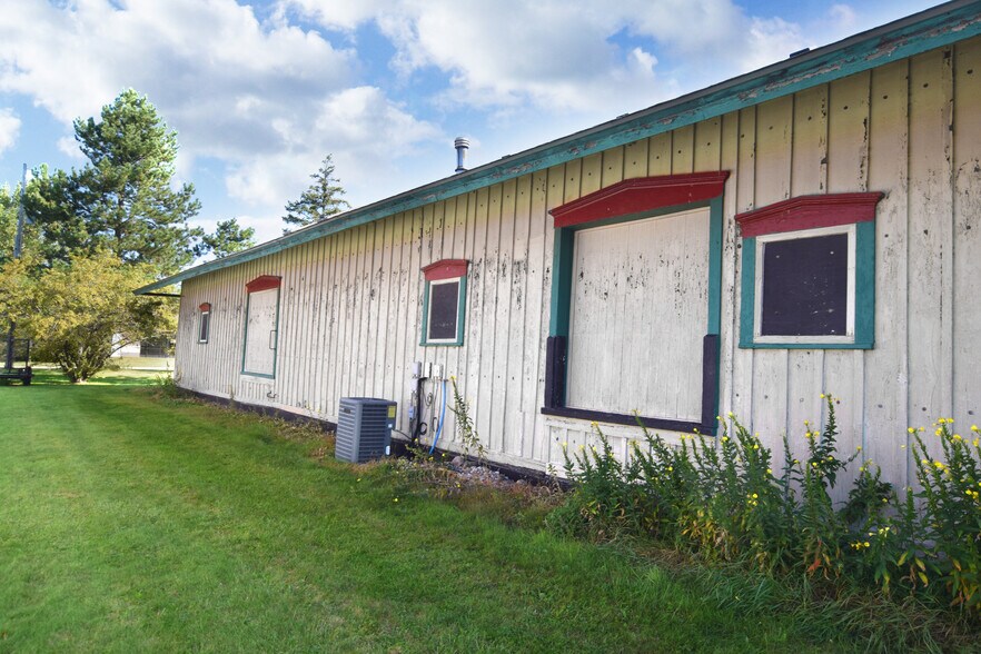 More Photos Of 320 E Grand Blanc Rd, Grand Blanc Office For Lease