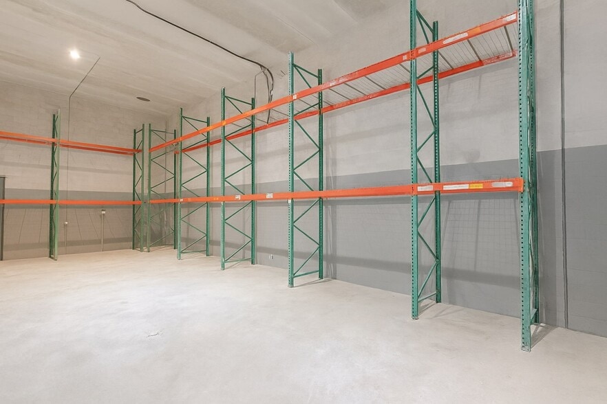 More Photos Of 14200-14238 SW 136th St, Miami Light Manufacturing For Sale