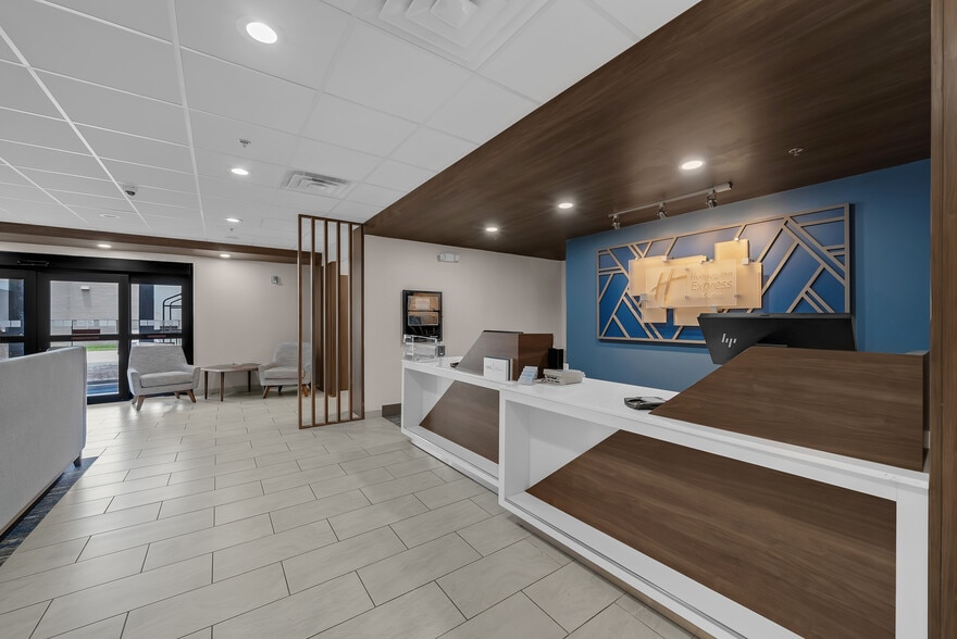 More Photos Of 4609 Citylake Blvd W, Fort Worth Hotel For Sale