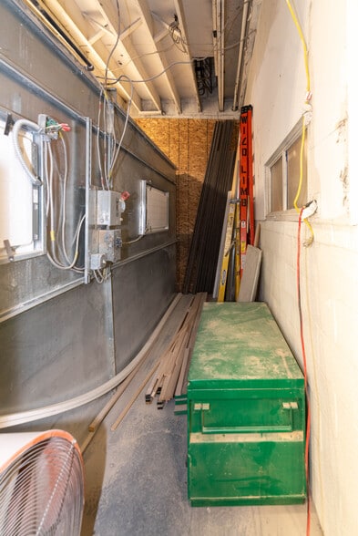 More Photos Of 1401 Clipper Heights, Baltimore Warehouse For Sale