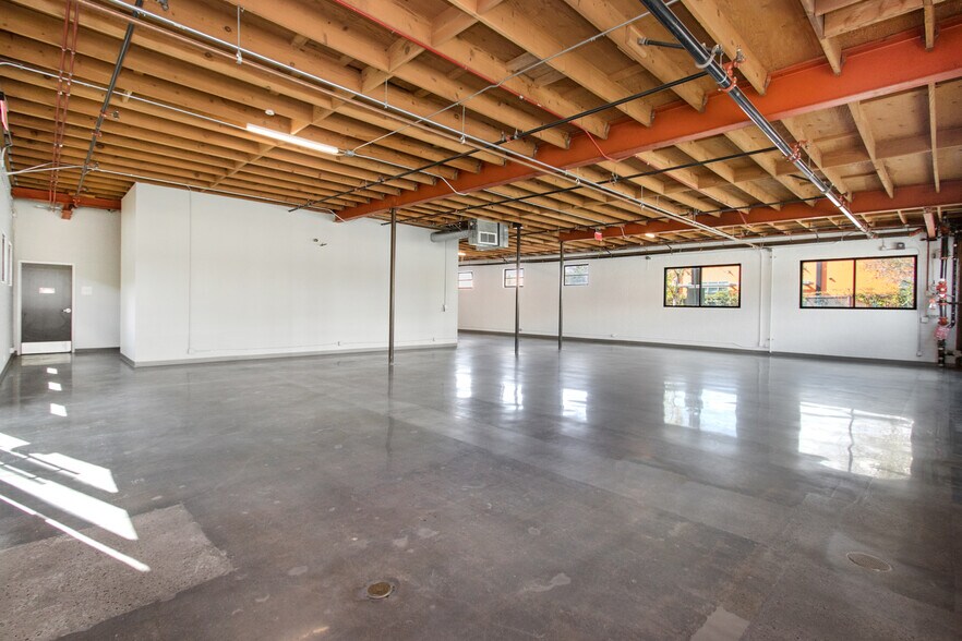 More Photos Of 6325 San Fernando Rd, Glendale Mixed Retail For Lease
