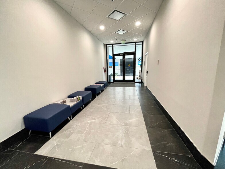 More Photos Of 1515 Ringling Blvd, Sarasota Office For Lease