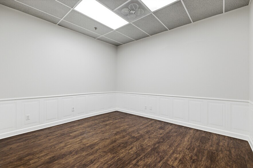 More Photos Of 104-176 Cude Ln, Madison Medical For Lease