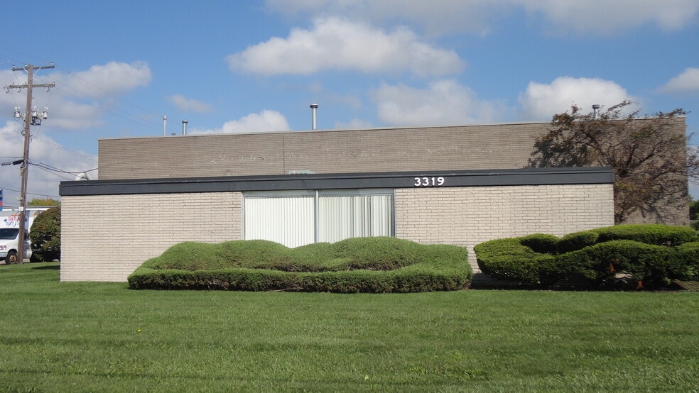 More Photos Of 3319 E Ten Mile Rd, Warren Warehouse For Lease