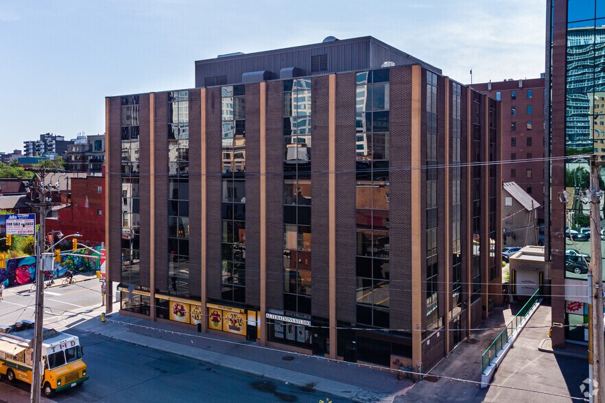 More Photos Of 240 Bank St, Ottawa Office For Lease