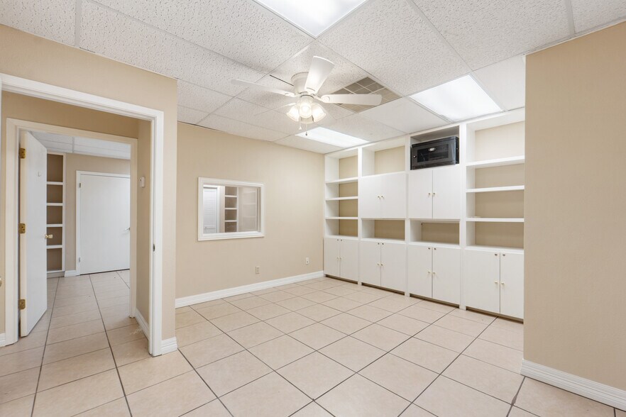More Photos Of 1401 S 6th St, McAllen Medical For Lease
