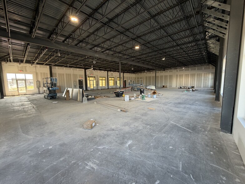 More Photos Of Hy-Vee Maple Grove Multi-Tenant Retail, Maple Grove General Retail For Lease