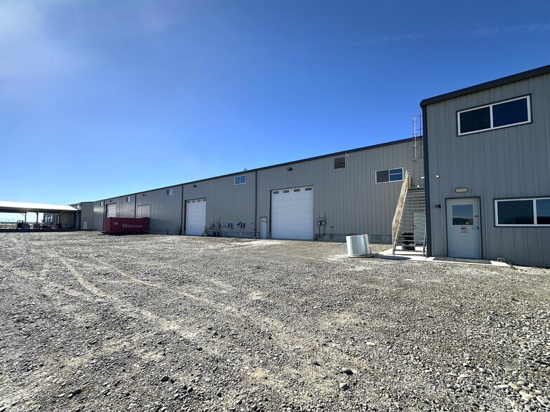 More Photos Of 18668 B50 Rd, Delta Distribution For Lease
